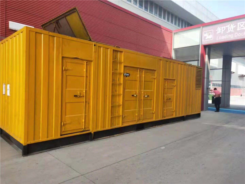 金凤柴油发电机组预热机油时需要注意哪些安全事项？